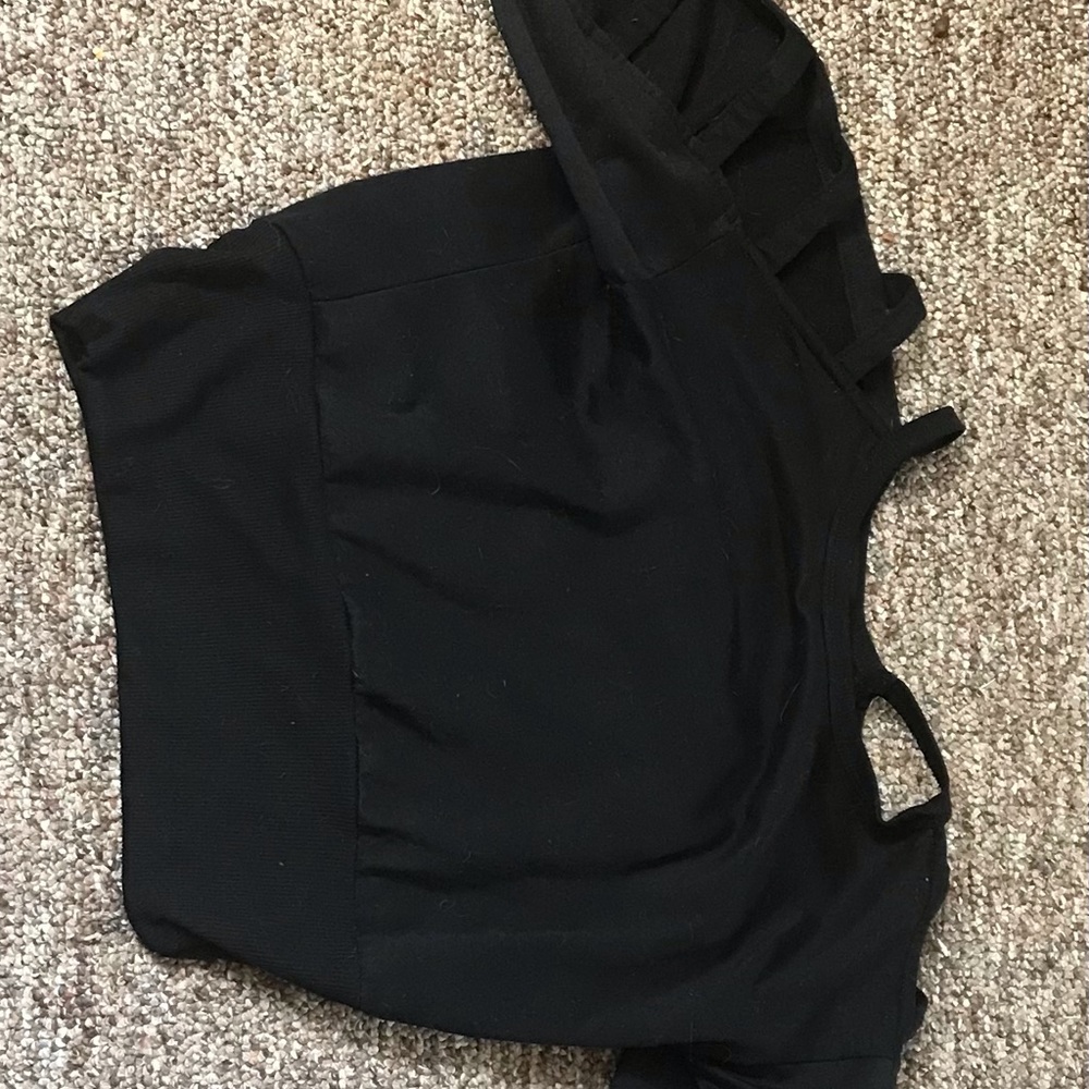 Black long sleeves with opener shoulder